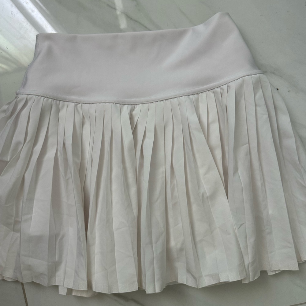 ALO Yoga Soft White Top